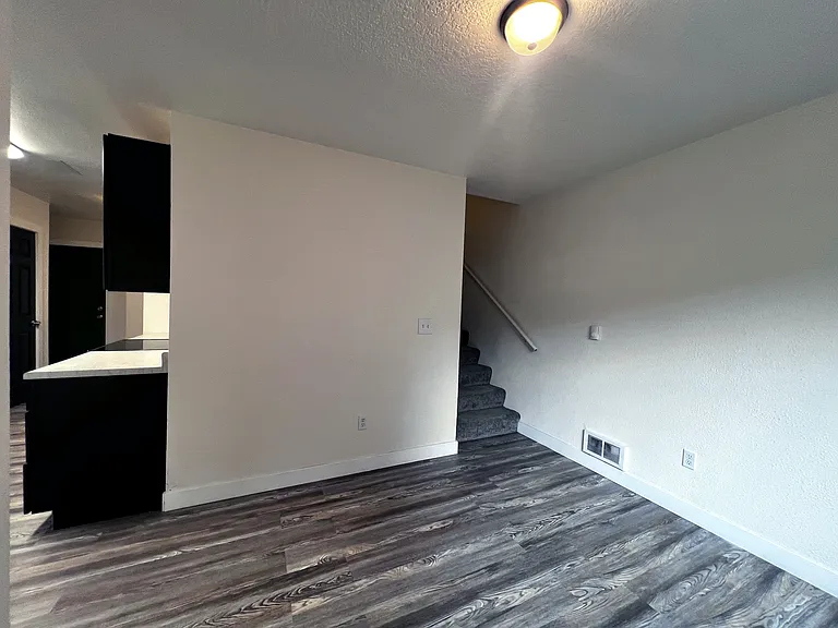 940 NW 7th Ave #10 — Photo 16