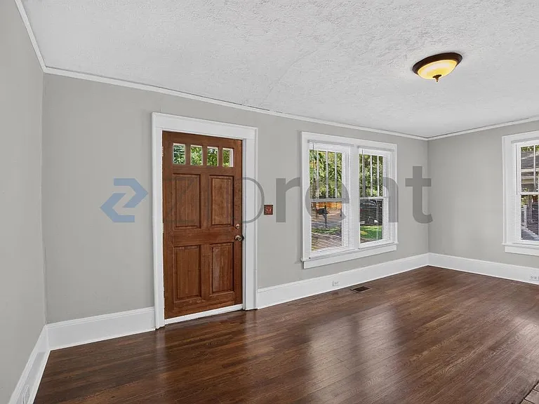 241 Stovall St SE — Photo 8