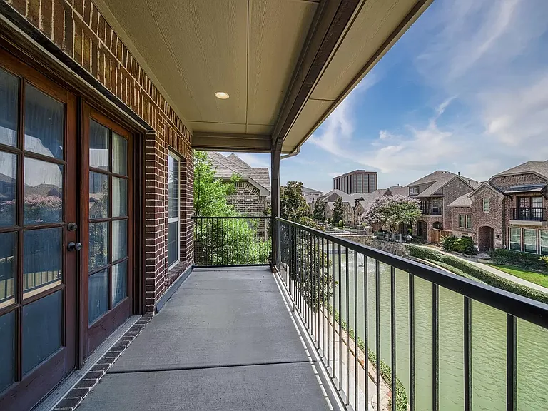 4034 Bishop Ln — Photo 3
