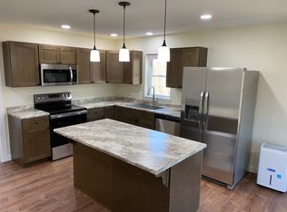 213 Rocky Rd APT 3, Lincolnville, ME 04849