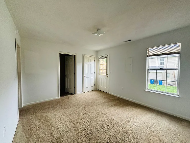 850 Patrick Henry Dr — Photo 10