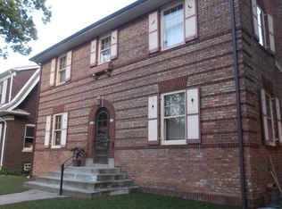 1711 W Beverly Glen Pkwy #1, Chicago, IL 60643