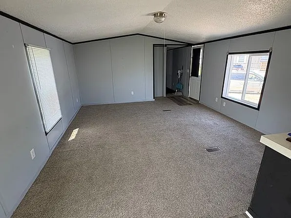 4922 Ester Dr, Fort Wayne, IN 46816