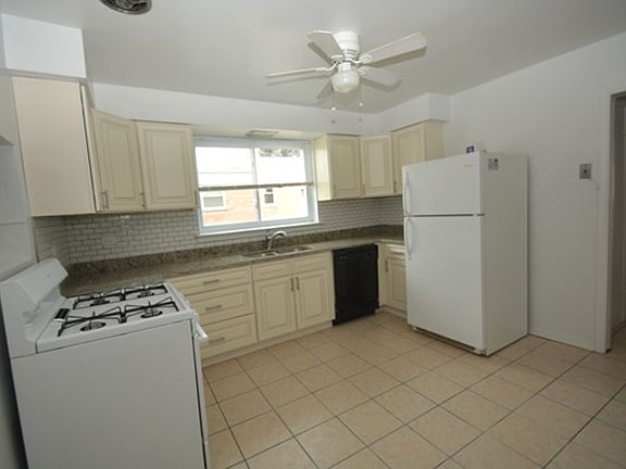 4th image of 5023 Grove St APT 2