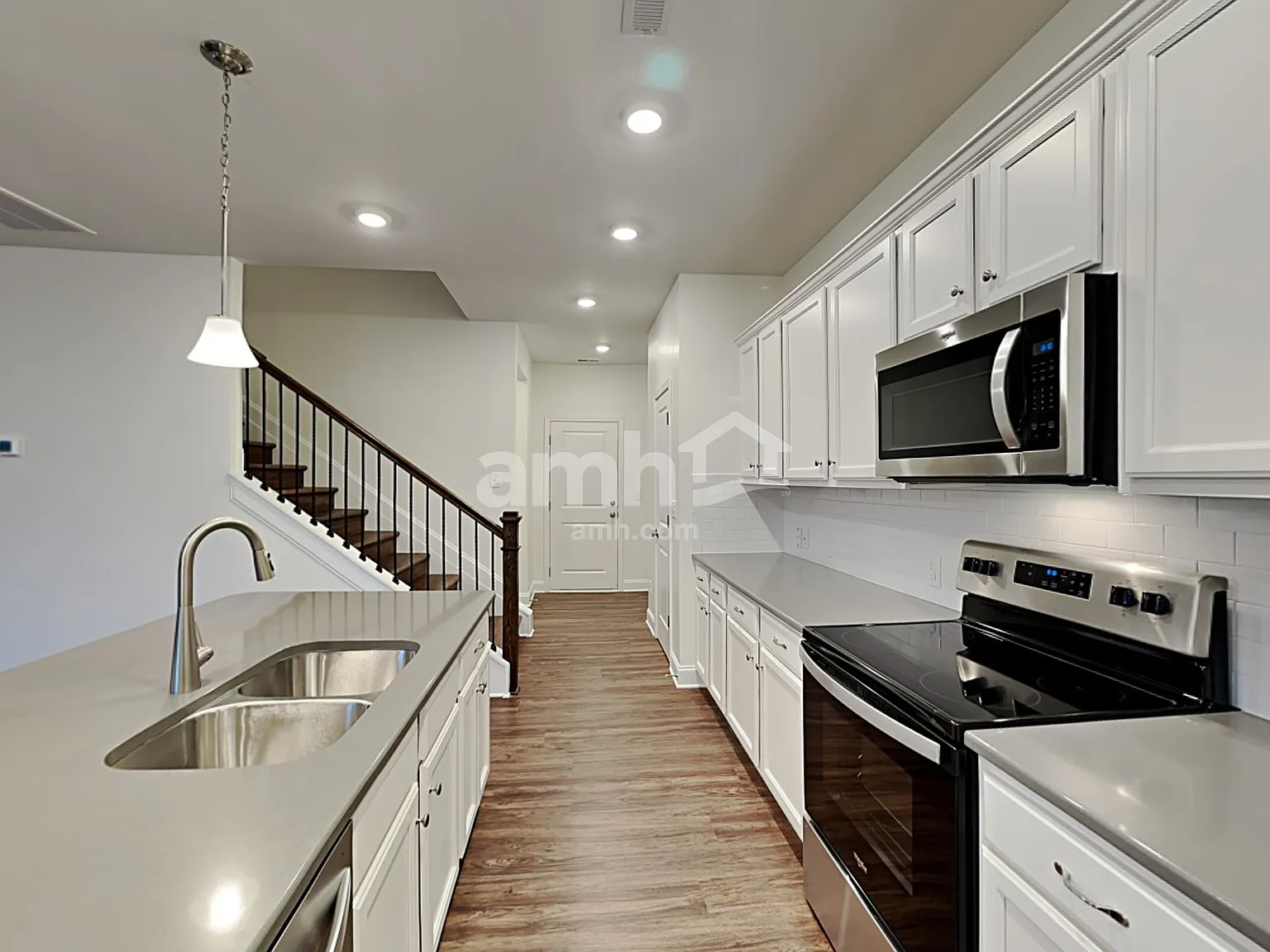 5 bed, 3.0 bath, 2513 sqft, $2,725 — Photo 4