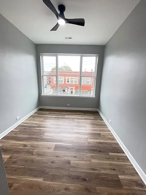 Building Photo - 1719 W Chicago Ave #3