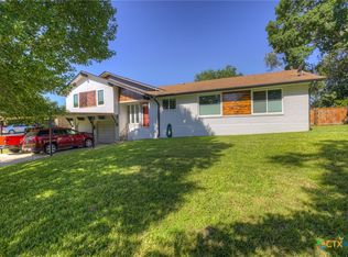 96 W Hampton Dr, Seguin, TX 78155