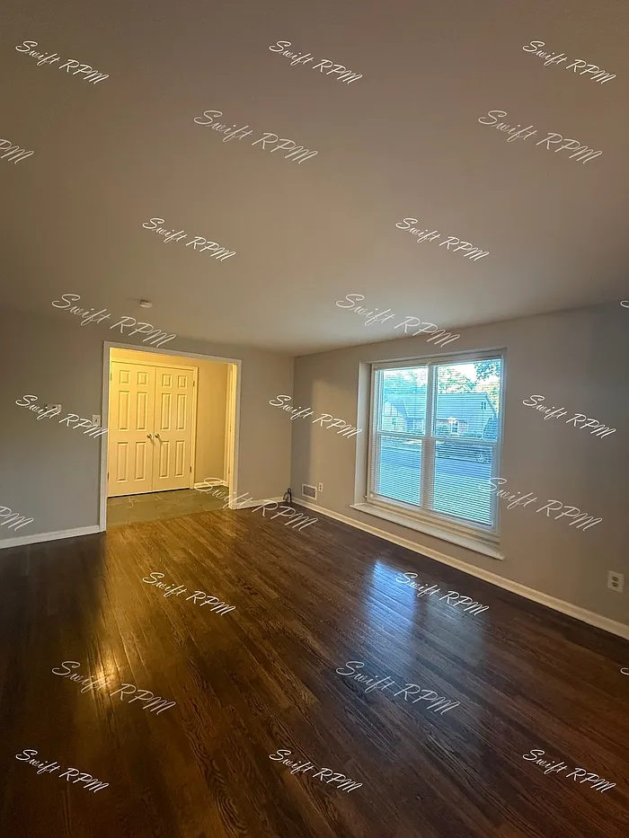 4 bed, 2.0 bath, 2200 sqft, $2,450 — Photo 3