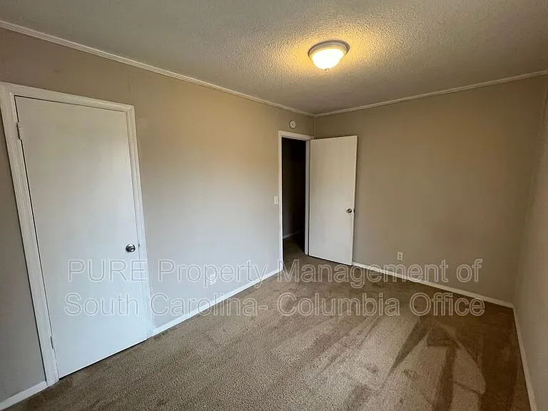 996 Chester St — Photo 14