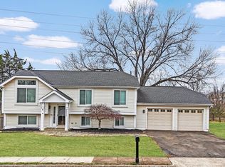 22216 Stablehouse Dr, Sterling, VA 20164