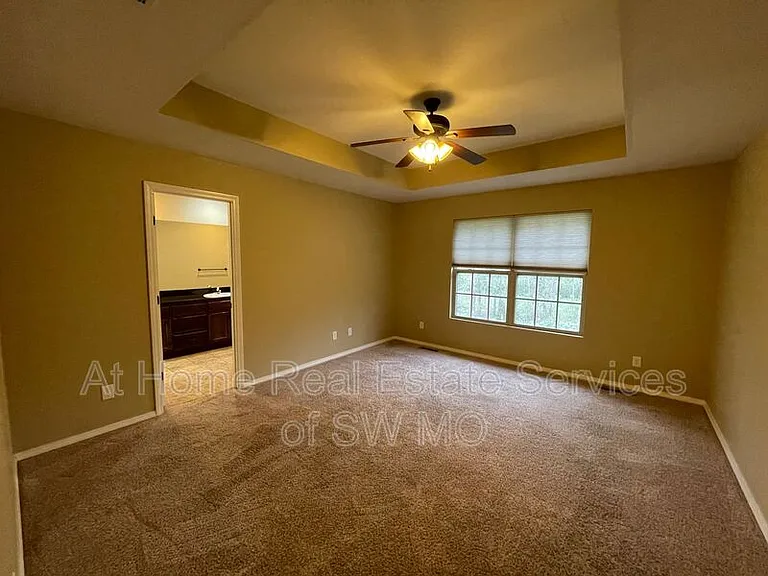 4576 Greenridge — Photo 8