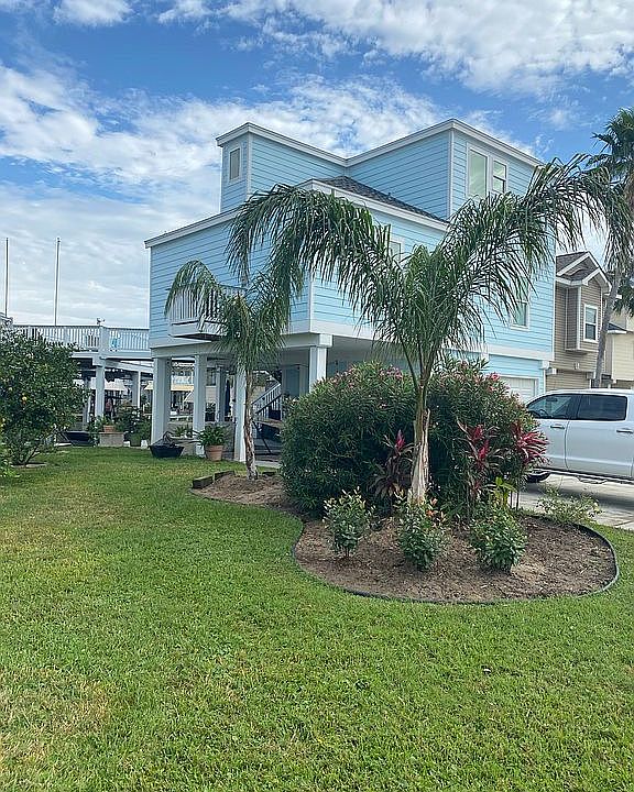 1st image of 4004 Island Ct