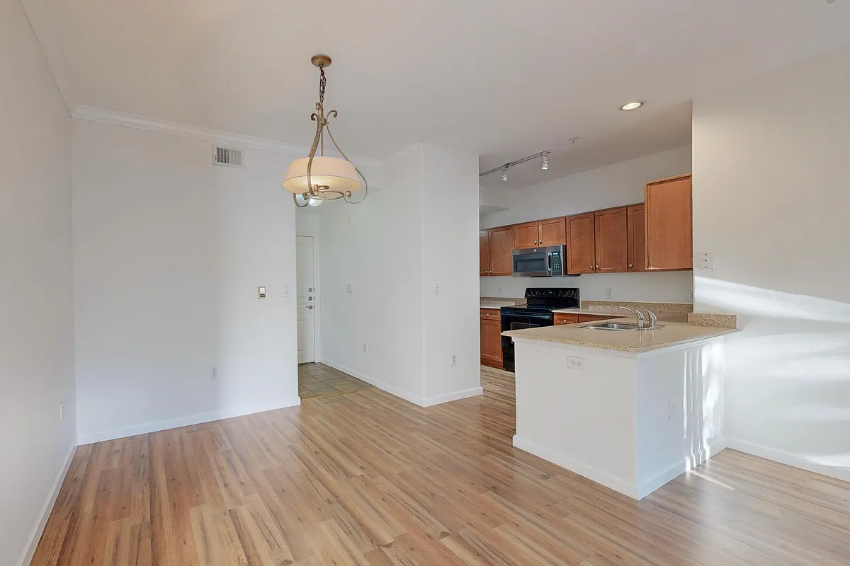 Building Photo - 330 Las Colinas Blvd #252