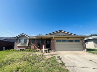 840 N Windermere Dr, Moore, OK 73160
