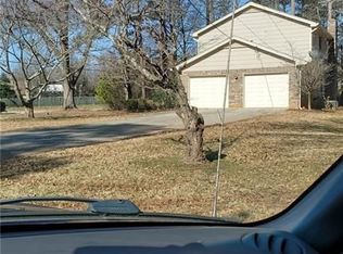 2206 Country Club Dr SE, Conyers, GA 30013