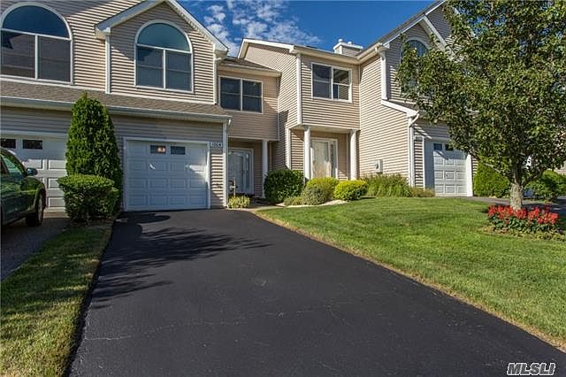 1st image of 1004 Willow Pond Dr
