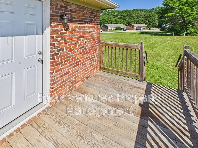 312 Eunice Dr #A — Photo 16