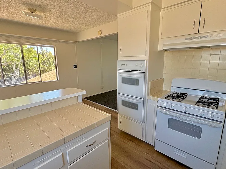 11715 Ramona Ave — Photo 5
