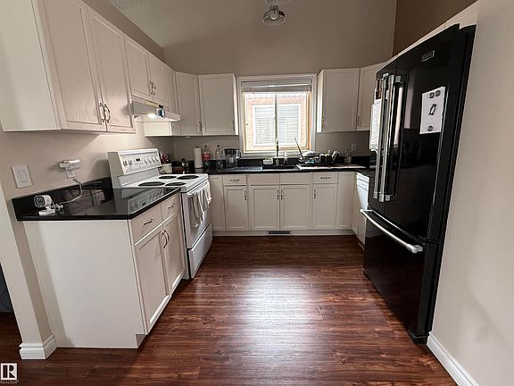 4th image of 8025 15a Ave NW