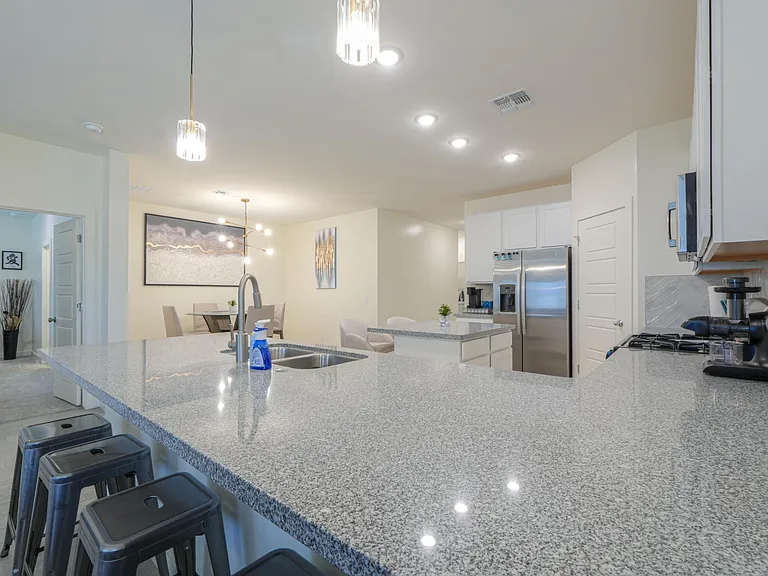 2470 N Abbey Rd — Photo 12