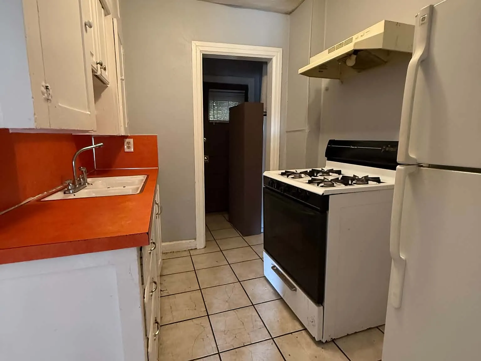2 bed, $845 — Photo 2