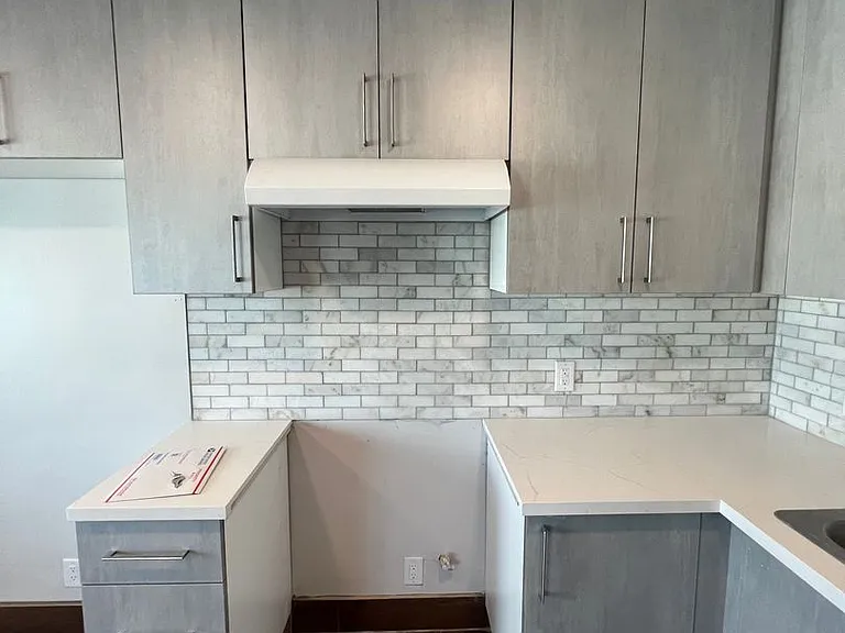 947 N Wilmington Blvd — Photo 5