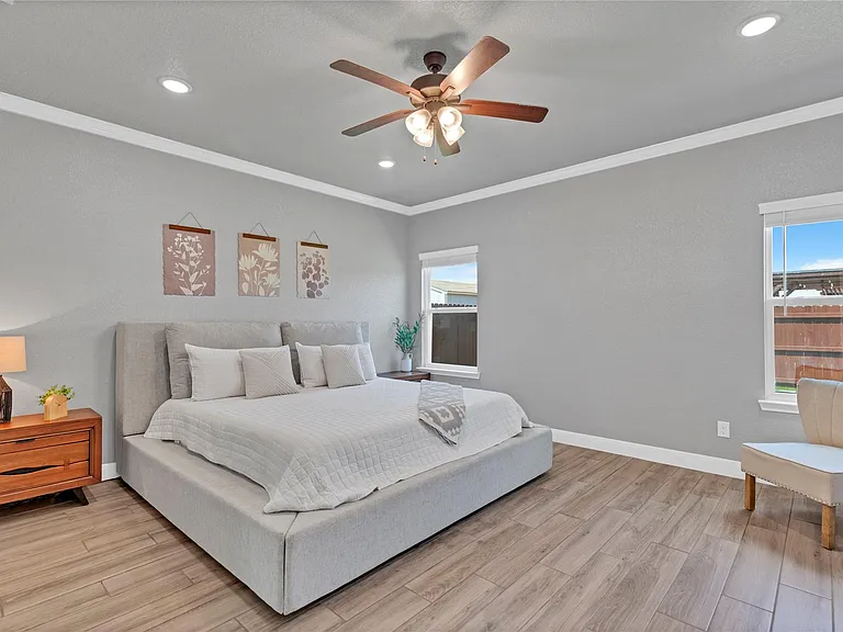 8508 Glade Dr — Photo 6