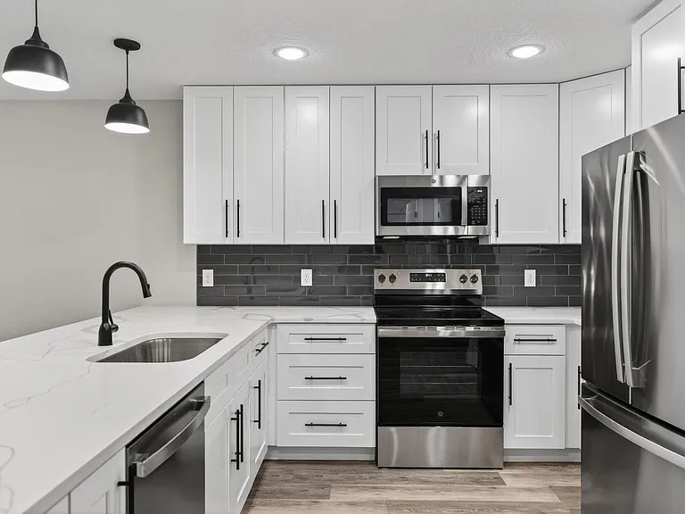 32629 Vista Ave — Photo 2