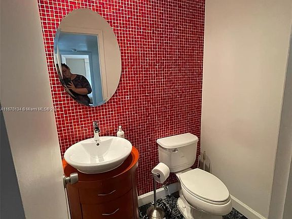 5th image of 3642 NE 171st St APT 301