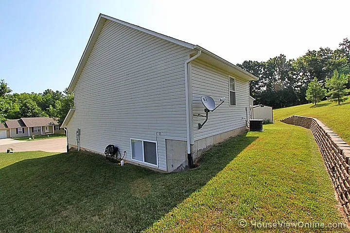 1936 Emily Ct — Photo 19