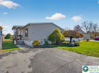 196 Fawn Meadow Ct, Bath, PA 18014