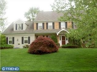 1070 Oak Ridge Dr, Blue Bell, PA 19422