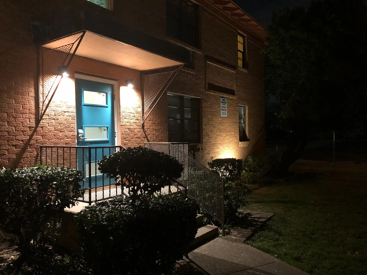 3829 Roseland Ave — Photo 1