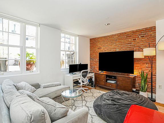 4th image of 315 Canal St APT B