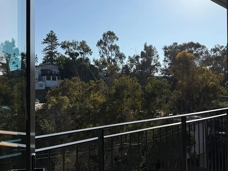 Rainford Apartments — Photo 111