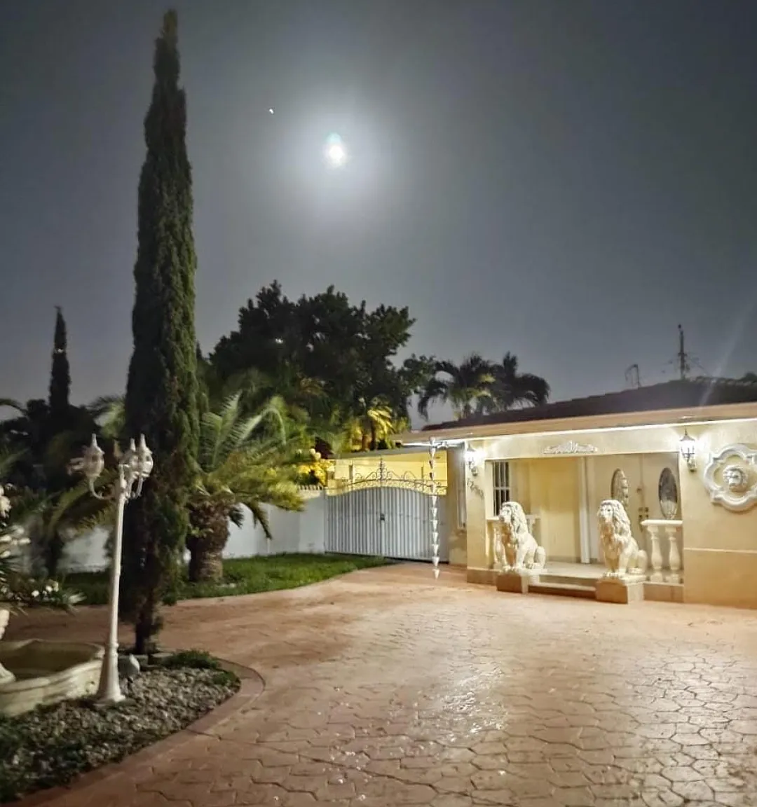 3 bed, 1000 sqft, $2,800 — Photo 1
