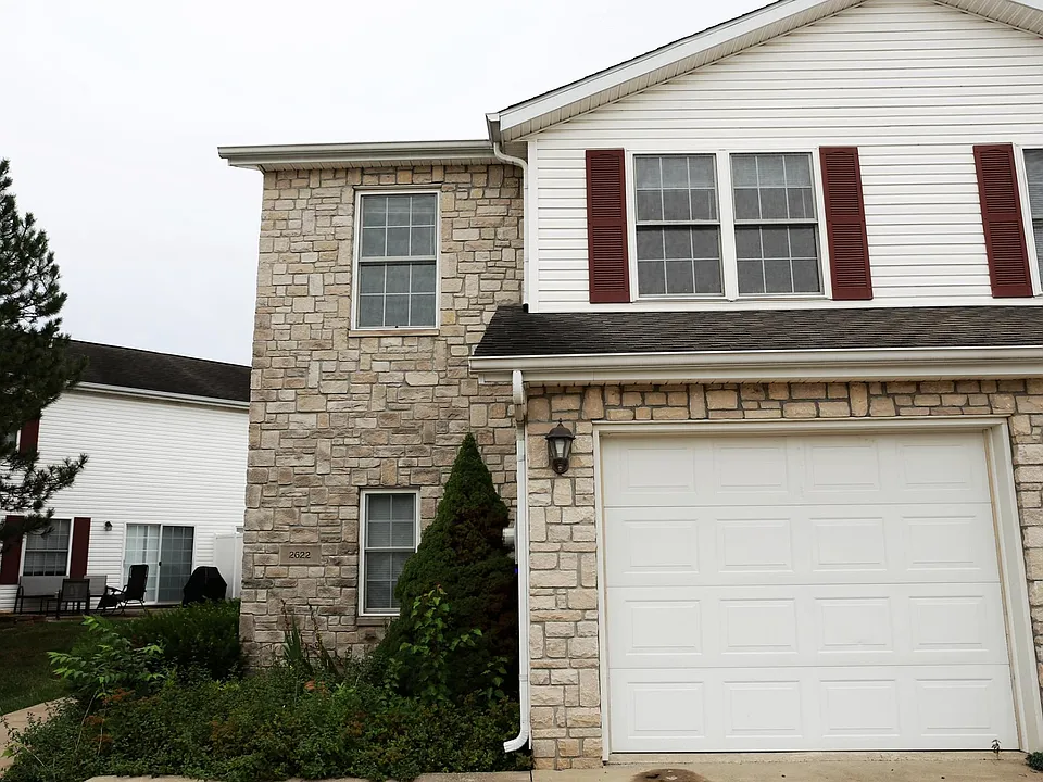 2622 E Oaklawn Ct