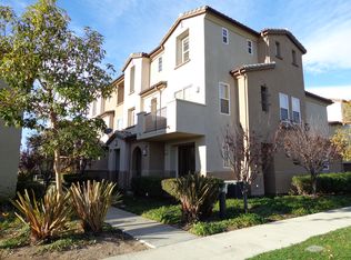 2735 Smokey Mountain Dr, Oxnard, CA 93036