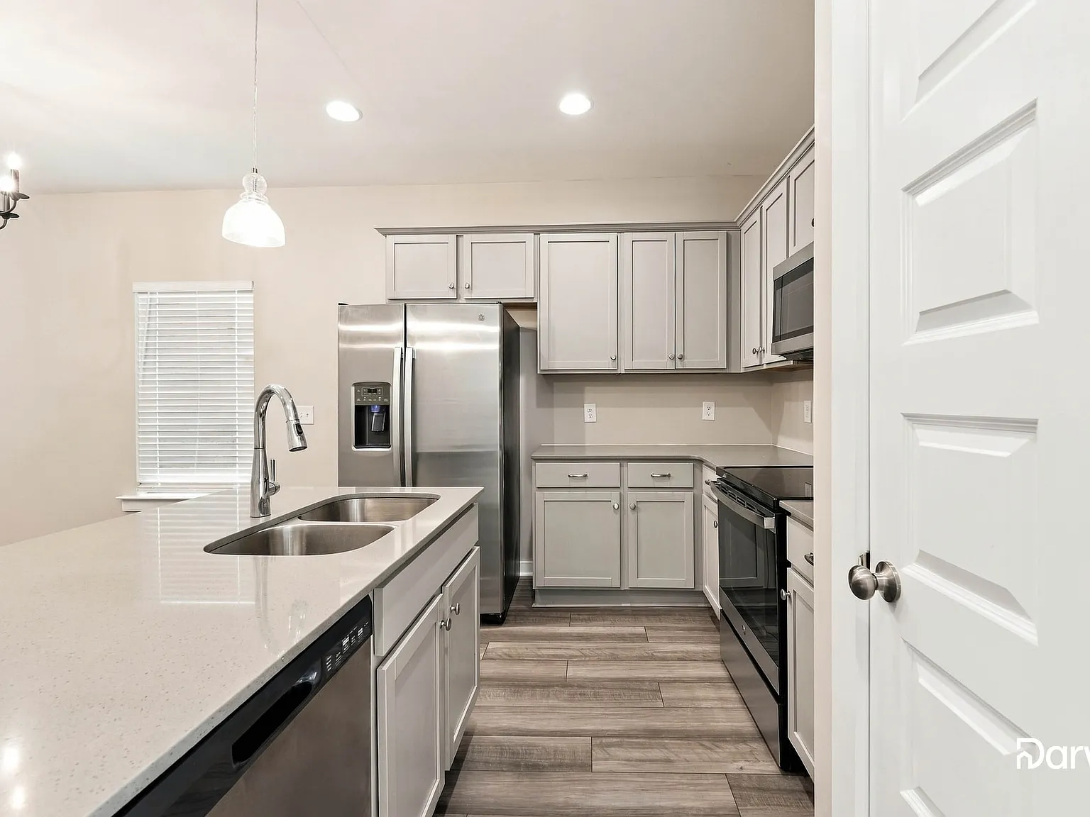 4 bed, 2.0 bath, 1238 sqft, $1,780 — Photo 3