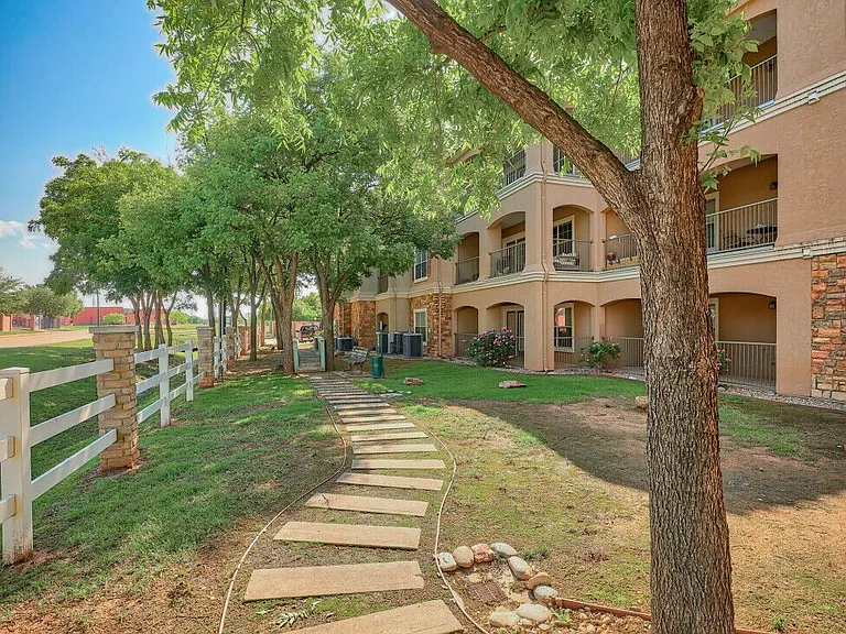 Stone Creek Ranch Apartments — Photo 22