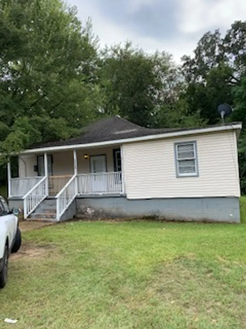 3313 Alabama Ave — Photo 2