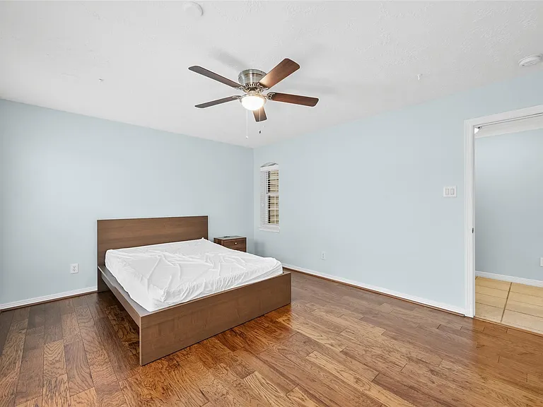 3410 Skyline Village Dr — Photo 7