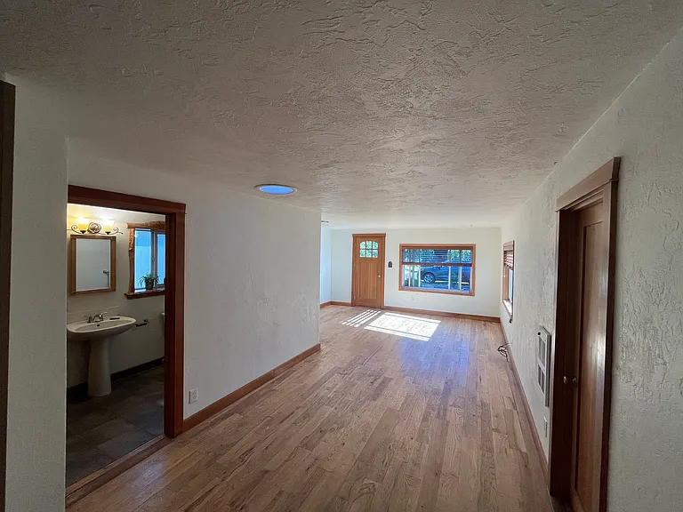 143 Tatum Ln — Photo 10