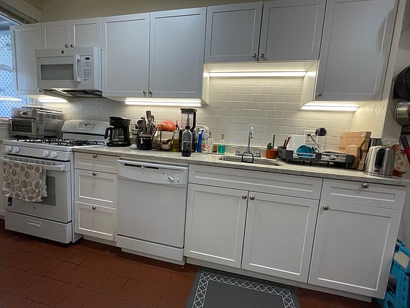 4th image of 1363 Commonwealth Ave APT 3