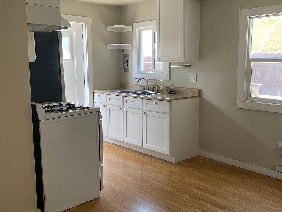 1st image of 1109 Lanark St #11091/2
