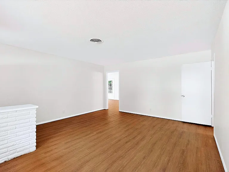 3632 Venice Dr — Photo 9