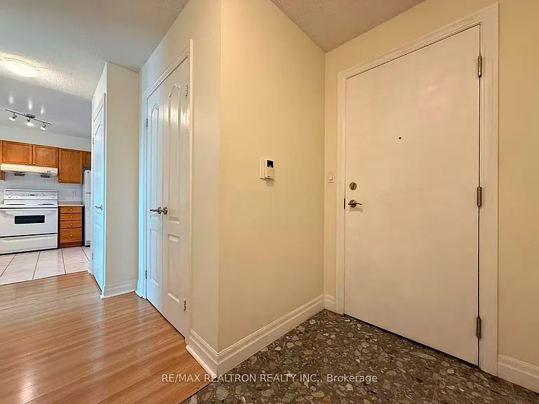 188 Doris Ave #803 — Photo 5