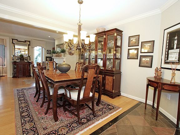 4th image of 1605 107th Ave SE #1