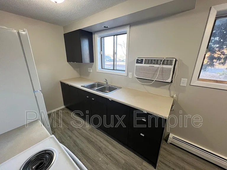 440 S Western Ave #6 — Photo 4