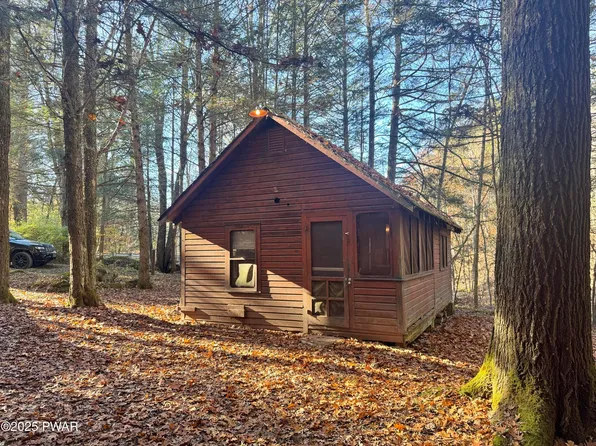 166 High Bridge Rd, Milanville, PA 18443